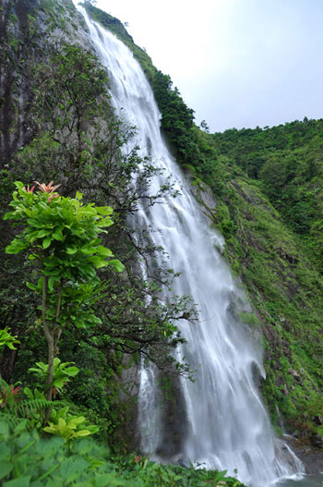  Khám phá những thác nước đẹp nhất dưới chân núi Phan Si Păng