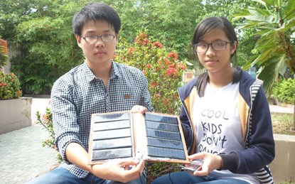 Học sinh sáng chế pin năng lượng mặt trời
