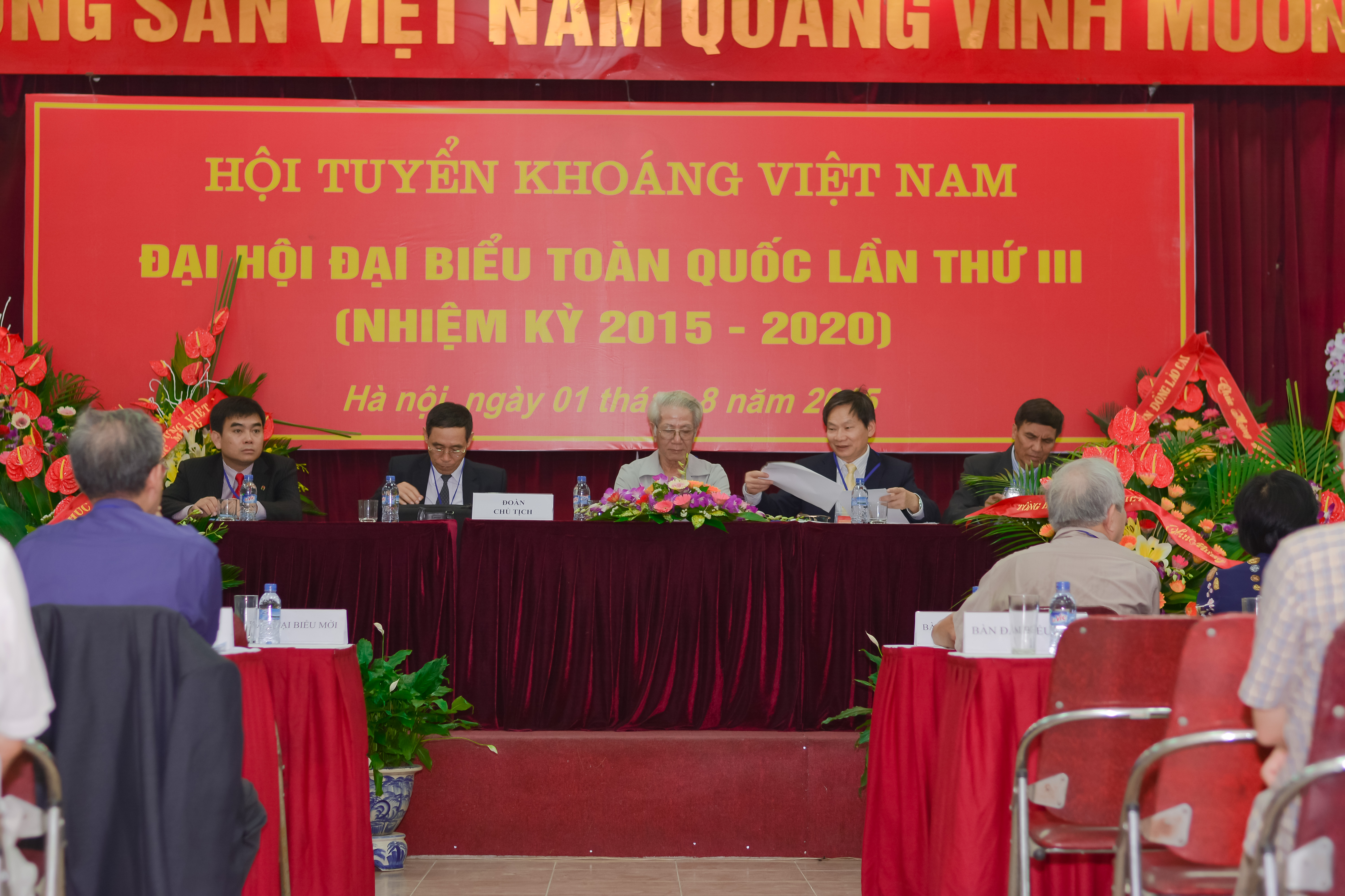 Phân công công tác Ban Lãnh đạo Hội Tuyển khoáng Việt Nam