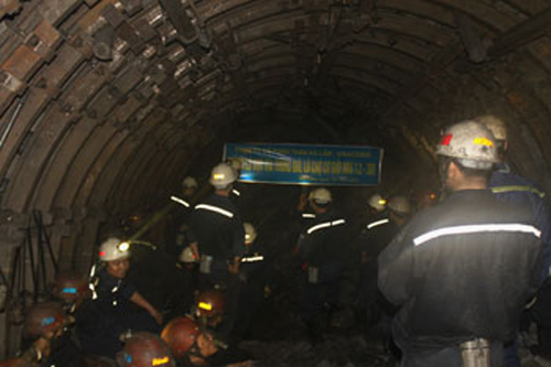 Thông đường lò dự án -50 mỏ than Hà Lầm