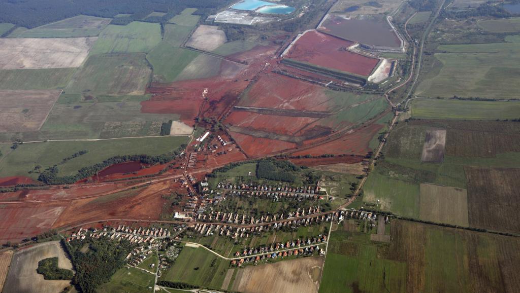 Thảm họa bùn đỏ Hungary : Tòa sơ thẩm tha bổng các nghi can
