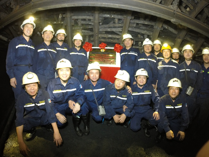 Khai thác tấn than đầu tiên Dự án mỏ hầm lò Núi Béo