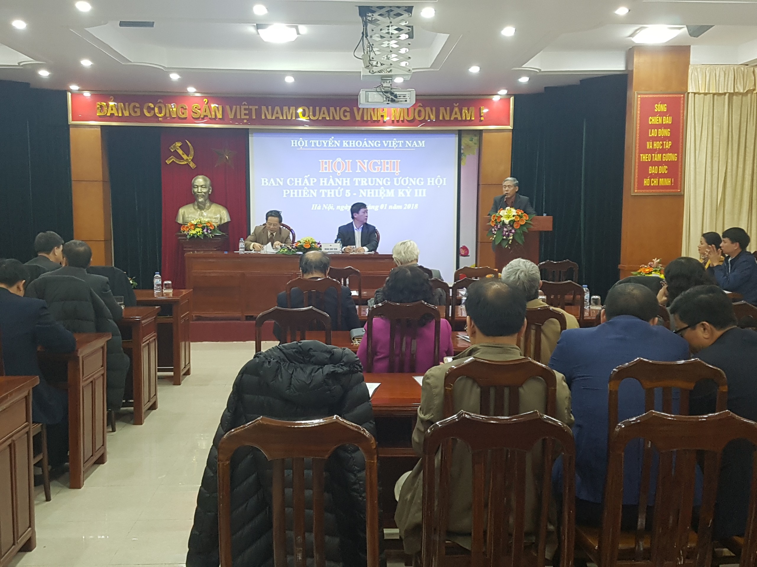 Hội nghị Ban Chấp hành phiên họp thứ 5 nhiệm kỳ III - Hội Tuyển khoáng Việt Nam
