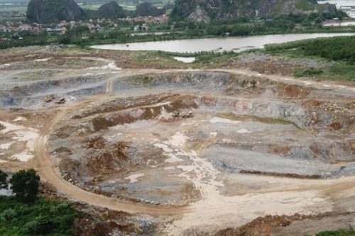 Hiểm họa môi trường từ các mỏ đất đá sau khai thác