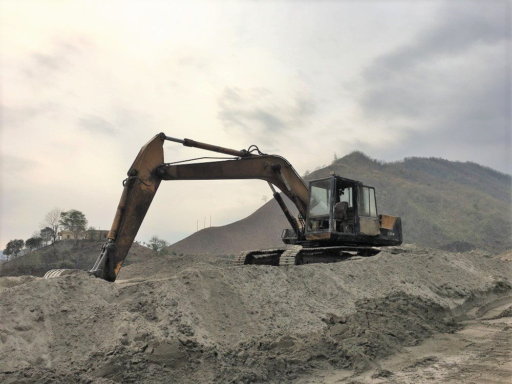 Phê duyệt kế hoạch đấu giá quyền khai thác 4 điểm mỏ đá làm nguyên liệu sản xuất cát