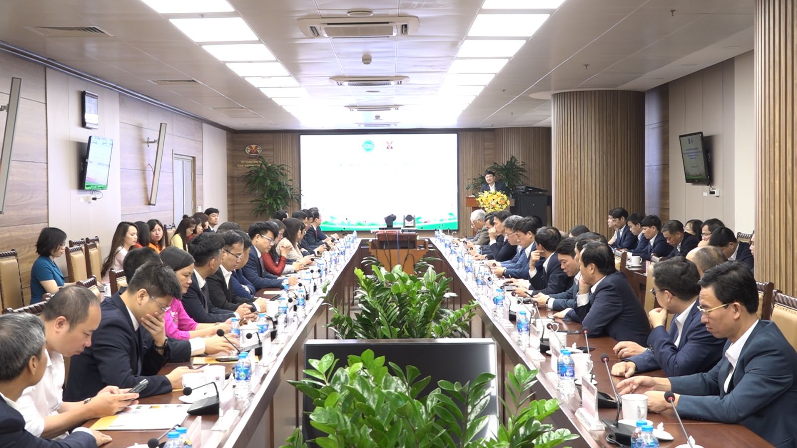 Tập đoàn Công nghiệp Than - Khoáng sản Việt Nam và Trường Đại học Mỏ - Địa chất ký thỏa thuận hợp tác giai đoạn 2025 - 2030